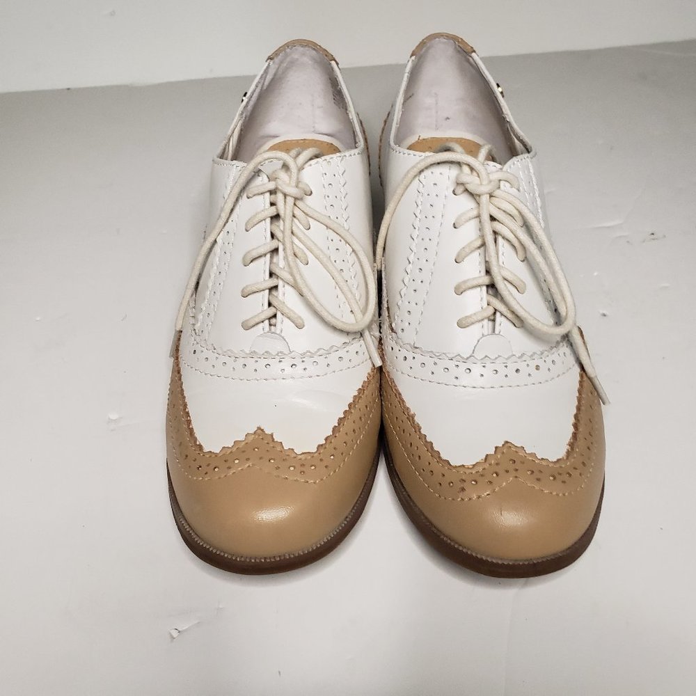 Womens G.H.Bass Quinni Wingtip White/Tan Size 6M